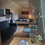 مكان تخييم Schaeferwagen Auf Dem Biogut-saalkow Gustow (Vorpommern-Rugen)