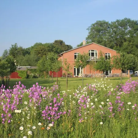 Schaeferwagen Auf Dem Biogut-saalkow *