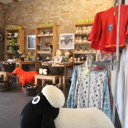 Schaeferwagen Auf Dem Biogut-saalkow Camping Gustow (Vorpommern-Rugen)