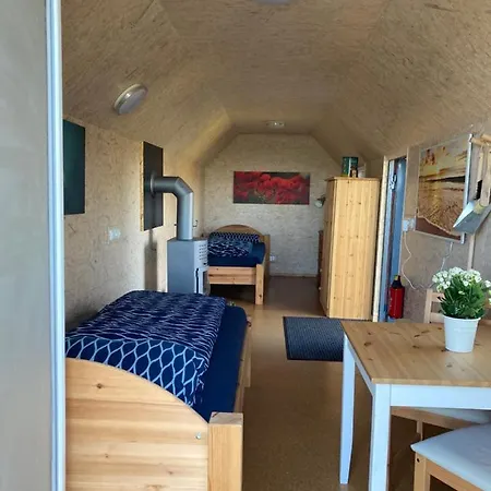 Schaeferwagen Auf Dem Biogut-saalkow Camping Gustow (Vorpommern-Rugen)