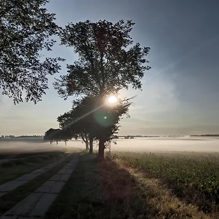 Camping Schaeferwagen Auf Dem Biogut-saalkow *