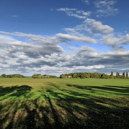 Schaeferwagen Auf Dem Biogut-saalkow Camping *