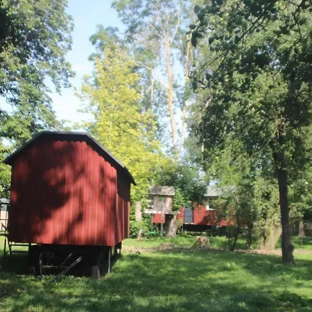 Schaeferwagen Auf Dem Biogut-saalkow * Gustow (Vorpommern-Rugen)