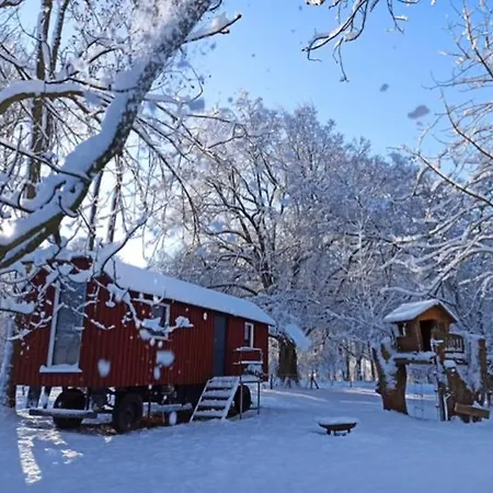 Camping Schaeferwagen Auf Dem Biogut-saalkow Gustow (Vorpommern-Rugen)