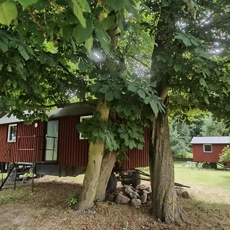 Camping Schaeferwagen Auf Dem Biogut-saalkow *