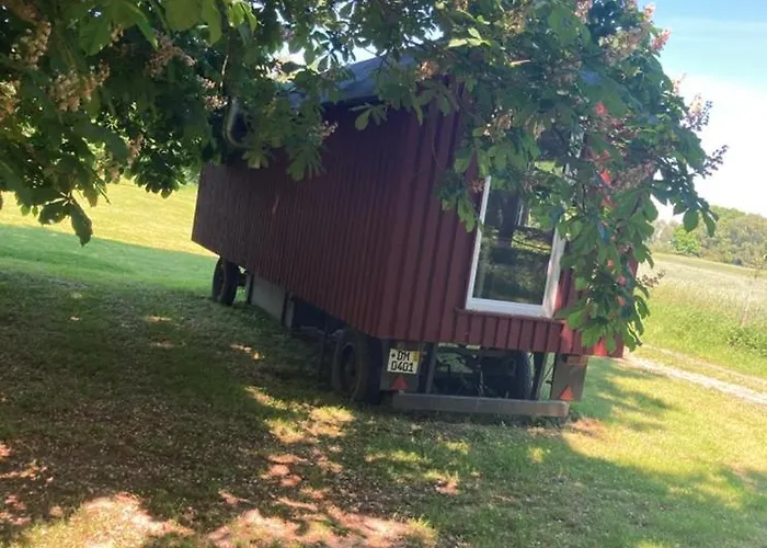 مكان تخييم Schaeferwagen Auf Dem Biogut-saalkow *